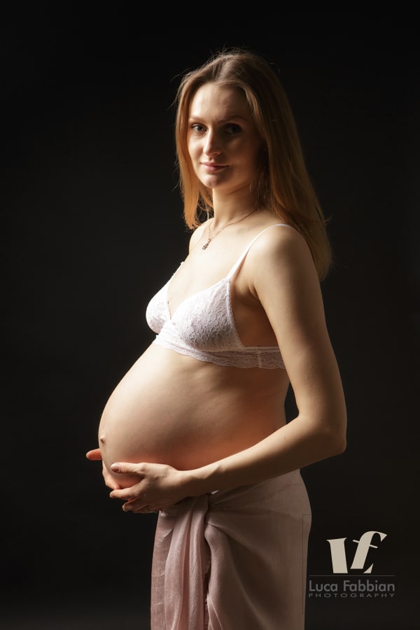 Fotografo Vicenza premaman, maternità, pancione. Studio fotografico ritratto mamme in dolce attesa. Luca Fabbian