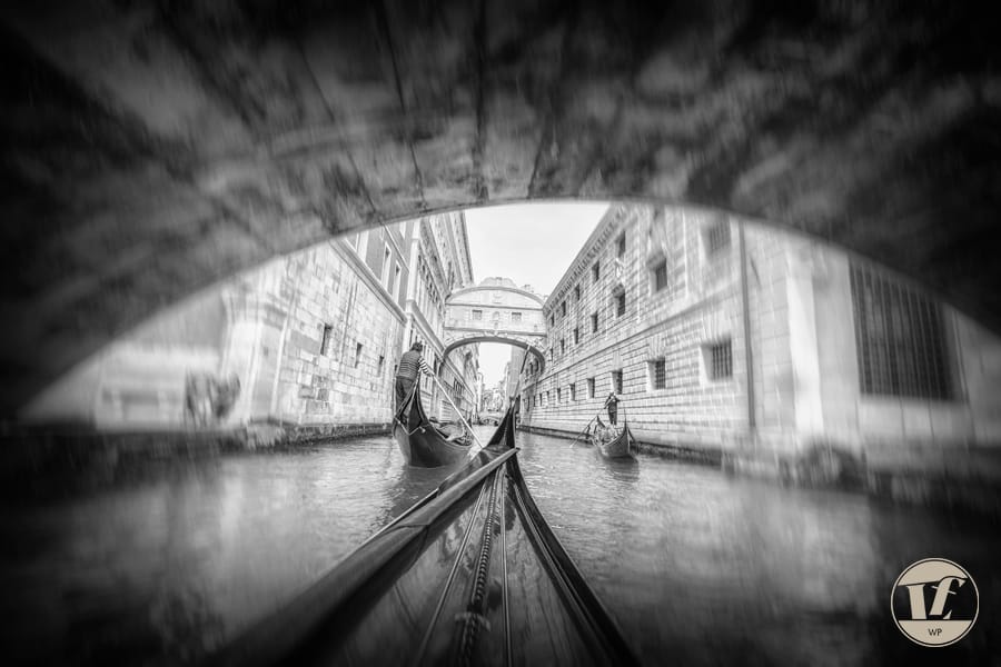 Proposta di matrimonio in gondola, sotto il ponte dei Sospiri, Venezia
