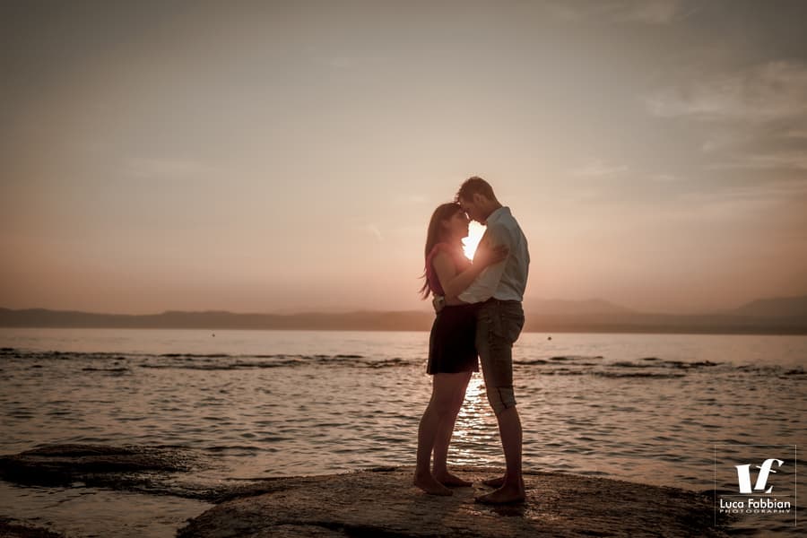 fotografia di coppia al lago di Garda