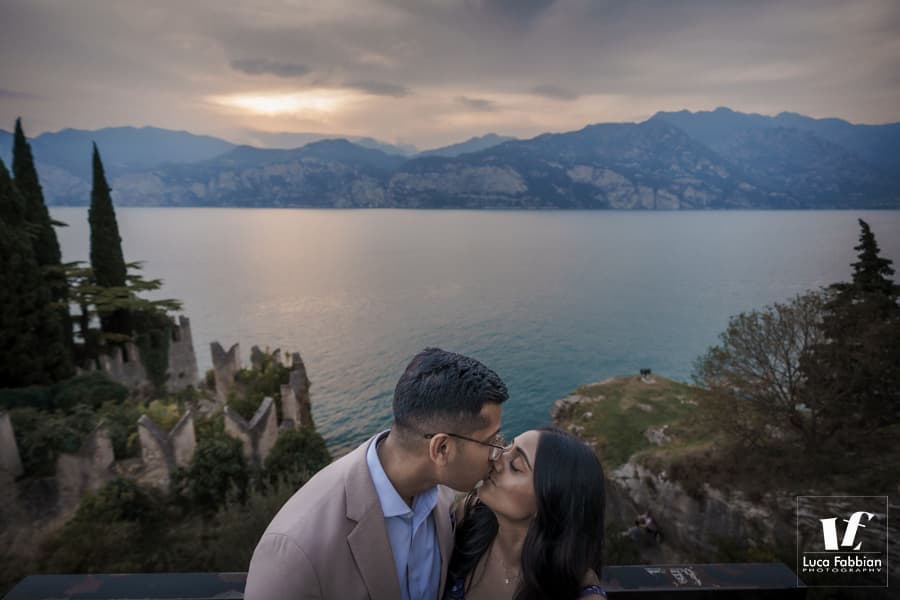 foto di coppia sul lago di Garda