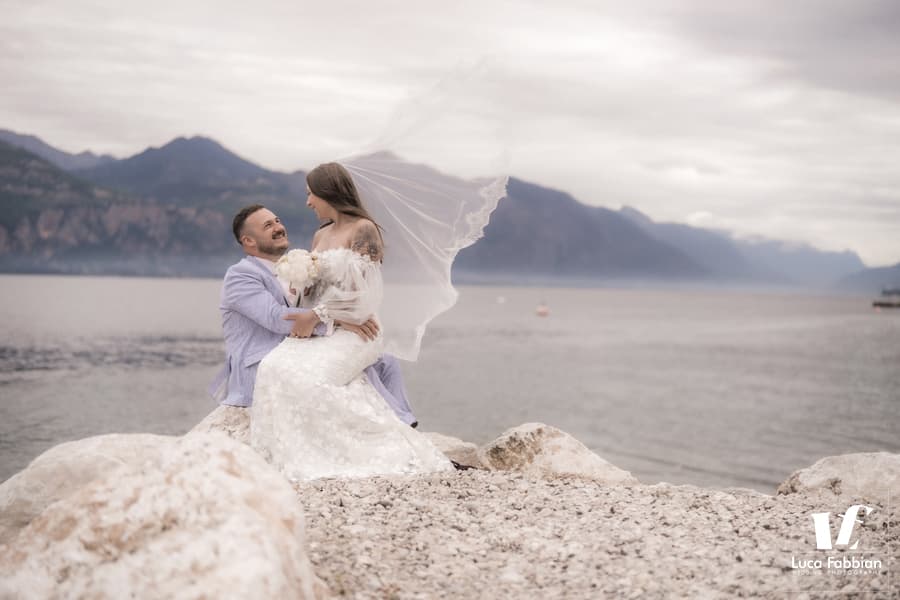 Matrimonio intimo lago di Garda: first look a Brenzone