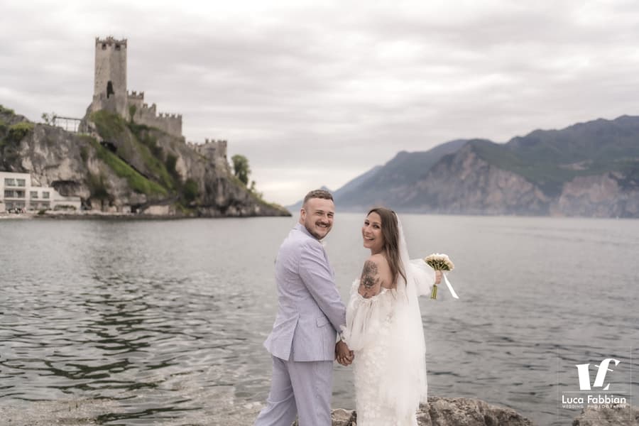 Matrimonio Intimo al Lago di Garda: Elopement al Castello di Malcesine Servizio fotografico di matrimonio al lago di Garda