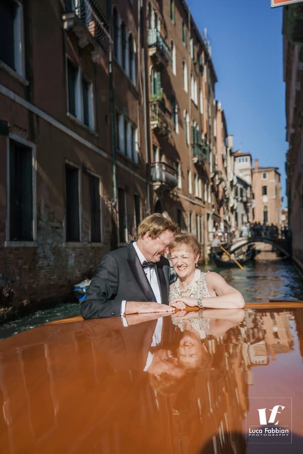 trasferimento in motoscafo della coppia sul Canal Grande verso Aman Hotel